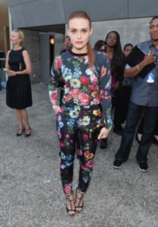 Holland Roden feet photo thumbnail