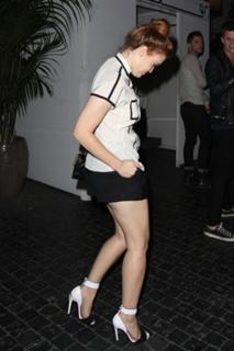 Holland Roden feet photo thumbnail