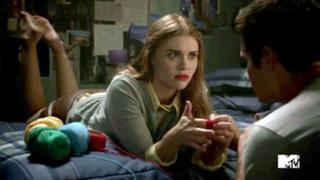 Holland Roden feet photo thumbnail