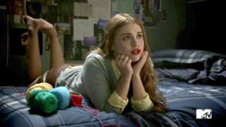 Holland Roden feet photo thumbnail