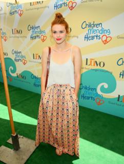 Holland Roden feet photo thumbnail