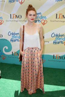 Holland Roden feet photo thumbnail