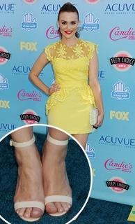 Holland Roden feet photo thumbnail