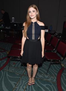 Holland Roden feet photo thumbnail