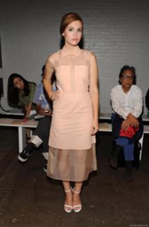 Holland Roden feet photo thumbnail