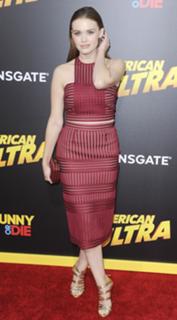 Holland Roden feet photo thumbnail