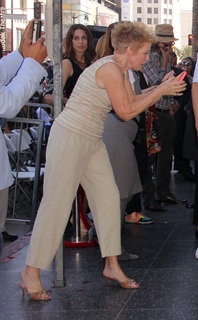Holland Taylor feet photo 10
