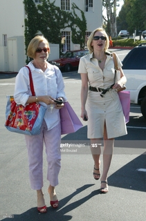 Holland Taylor feet photo 6