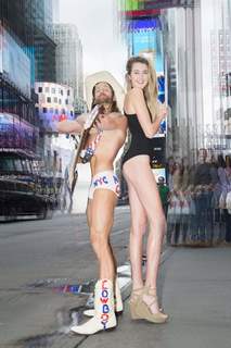 Holly Burt feet photo thumbnail
