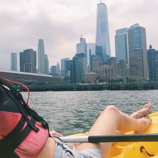 Holly Burt feet photo thumbnail