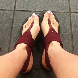 Holly Burt feet photo thumbnail