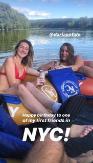 Holly Burt feet photo thumbnail