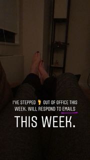 Holly Burt feet photo thumbnail