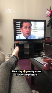 Holly Burt feet photo thumbnail