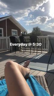 Holly Burt feet photo thumbnail