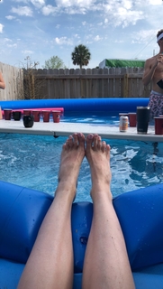 Holly Burt feet photo thumbnail