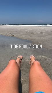 Holly Burt feet photo thumbnail