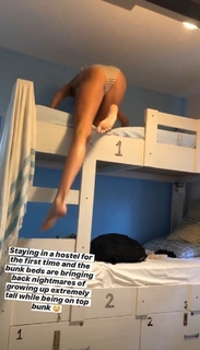 Holly Burt feet photo thumbnail
