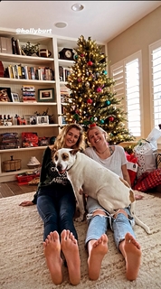 Holly Burt feet photo thumbnail