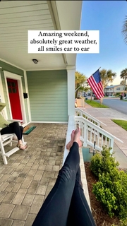 Holly Burt feet photo thumbnail