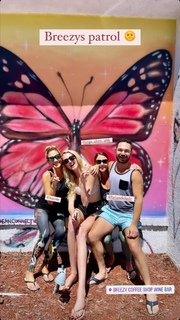 Holly Burt feet photo thumbnail