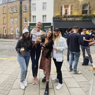Holly Burt feet photo thumbnail