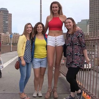 Holly Burt feet photo thumbnail