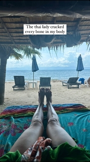 Holly Burt feet photo thumbnail