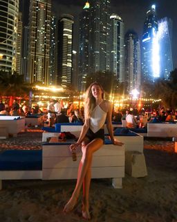Holly Burt feet photo thumbnail