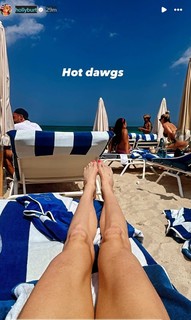 Holly Burt feet photo thumbnail
