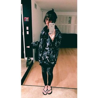 Holly Conrad feet photo 5