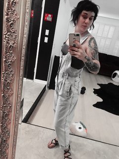 Holly Conrad feet photo 14