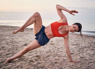 Holly Davidson feet photo 1