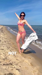 Holly Davidson feet photo 10