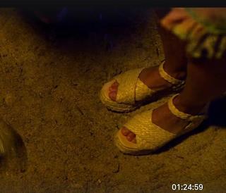 Holly Earl feet photo 4