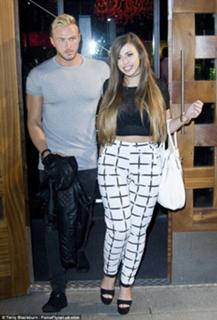 Holly Hagan feet photo thumbnail