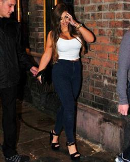 Holly Hagan feet photo thumbnail