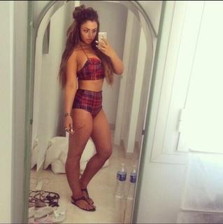 Holly Hagan feet photo thumbnail