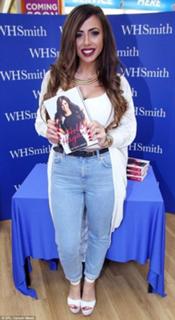 Holly Hagan feet photo thumbnail