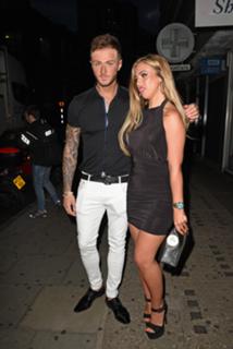 Holly Hagan feet photo thumbnail