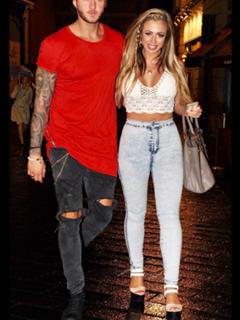 Holly Hagan feet photo thumbnail