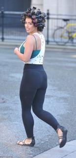 Holly Hagan feet photo thumbnail