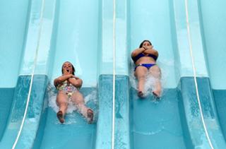 Holly Hagan feet photo thumbnail