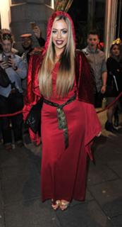 Holly Hagan feet photo thumbnail