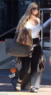 Holly Hagan feet photo thumbnail