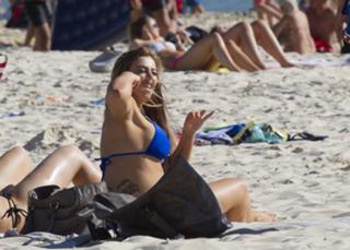 Holly Hagan feet photo thumbnail