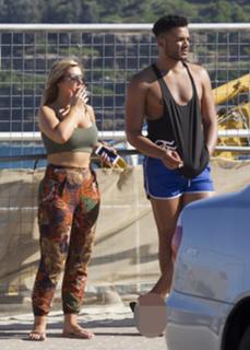 Holly Hagan feet photo thumbnail