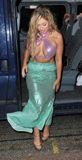 Holly Hagan feet photo thumbnail