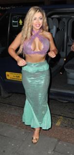 Holly Hagan feet photo thumbnail