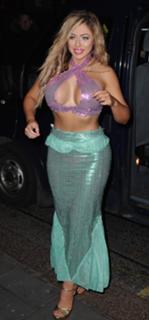 Holly Hagan feet photo thumbnail